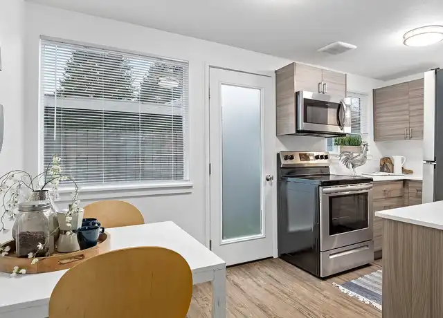 Property at Highland Palms - 1151 Olympia Ave NE, Renton, WA, 98056, 2 beds, 1 bath, [object Object]