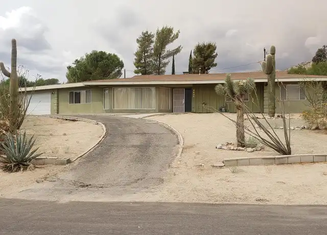 Property at 7436 La Vina Trl, Yucca Valley, CA, 92284, 2 beds, 2.5 baths, [object Object]
