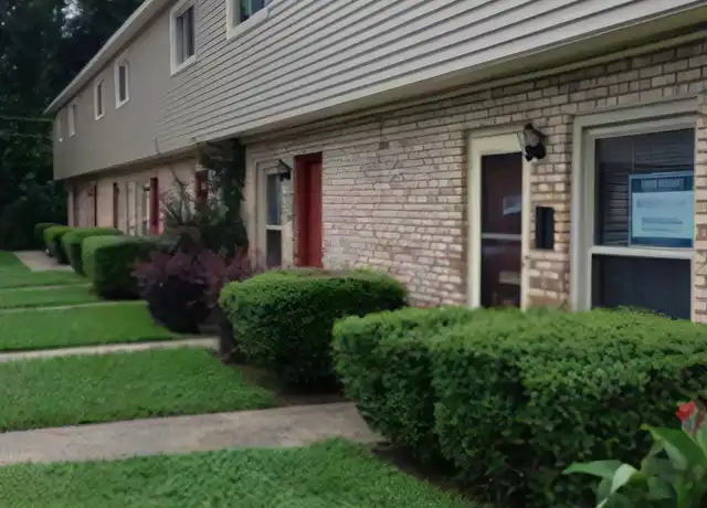 Property at 332 Bradford Dr Unit 32, Charlotte, NC, 28208, 2 beds, 1.5 baths, [object Object]