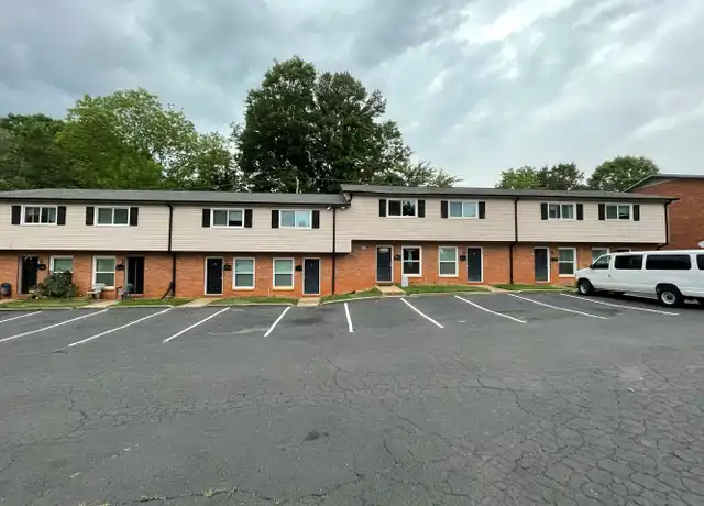 Property at 332 Bradford Dr Unit 32, Charlotte, NC, 28208, 2 beds, 1.5 baths, [object Object]