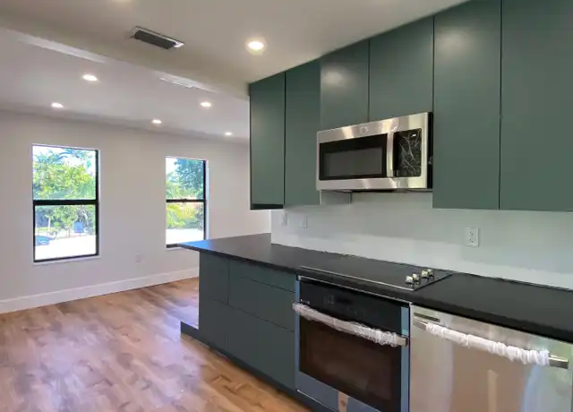 Property at 4224 SW 60th Pl Unit 3, Miami, FL, 33155, 2 beds, 1 bath, [object Object]