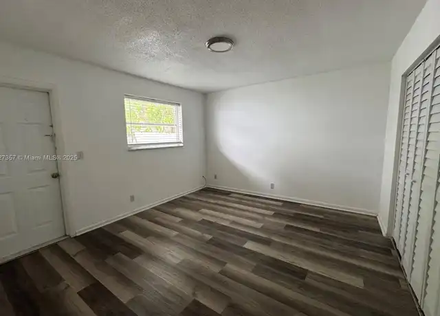 Property at 400 SE 9th Ct #6, Hallandale Beach, FL, 33009, 1 bed, 1 bath, [object Object]