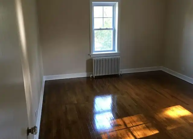 Property at 4633 N Lawndale Ave Unit 35-2N, Chicago, IL, 60625, 3 beds, 1 bath, [object Object]