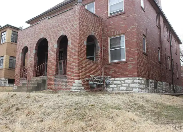 Property at 5021 Oleatha Ave, Saint Louis, MO, 63139, 1 bed, 1 bath, [object Object]