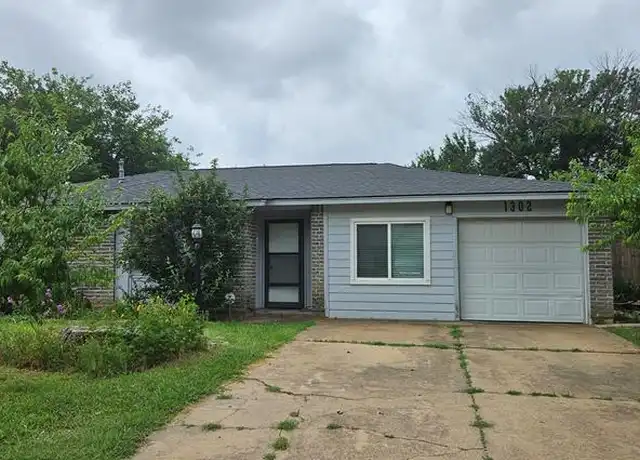 Property at 1302 Rebecca Ln, Arlington, TX, 76014, 4 beds, 1.5 baths, [object Object]