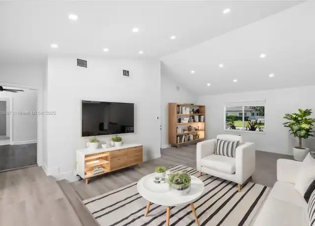 Property at 7550 SW 127th St, Pinecrest, FL, 33156, 3 beds, 2.5 baths, [object Object]
