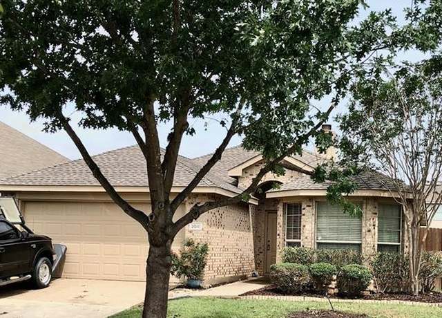 Photo of 2041 Pine Knot Dr, Heartland, TX 75126