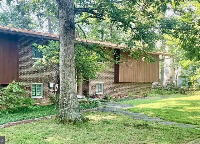 Property at 11823 Falls Rd, Potomac, MD, 20854, 6 beds, 3.5 baths, [object Object]