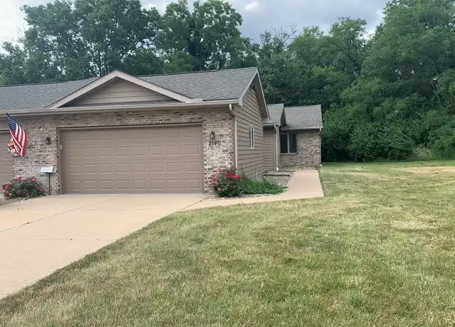 Property at 2140 S Imboden Pl, Decatur, IL, 62521, 2 beds, 2 baths, [object Object]