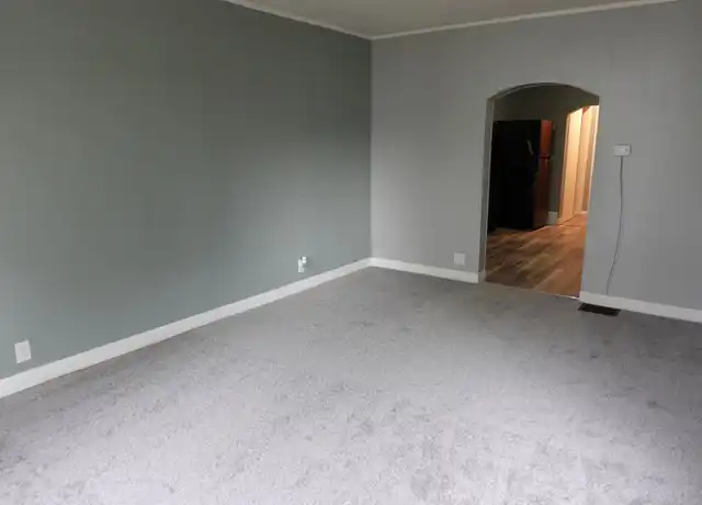 Property at 915 W Powers St Unit 4, Muncie, IN, 47305, 1 bed, 1 bath, [object Object]