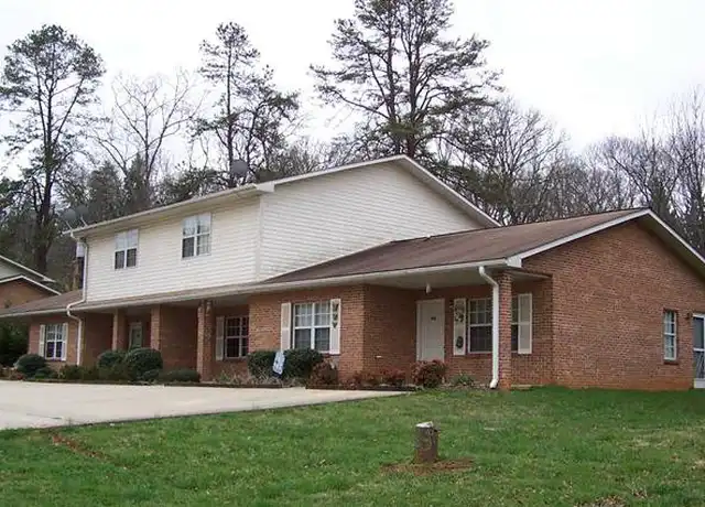 Property at 21 Ulco Dr, Franklin, NC, 28734, 2 beds, 1.5 baths, [object Object]