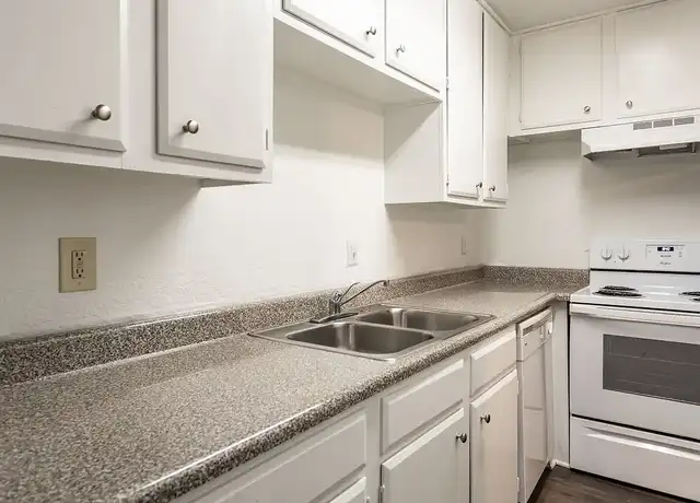 Property at Harbor Oak Townhomes - 3750 Kecoughtan Rd, Hampton, VA, 23669, 1-3 bed, 1-2.5 bath, [object Object]