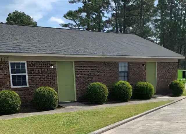 Property at 4211 East Cotton St, Farmville, NC, 27828, 2 beds, 1 bath, [object Object]