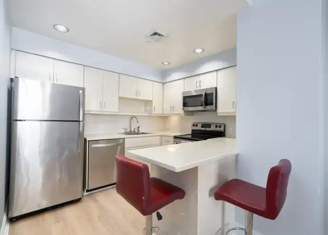 Property at 100 Shearwater Ct E, Jersey City, NJ, 07305, 1 bed, 1 bath, [object Object]