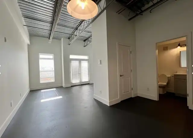Property at Frazier Place Apartments - 330 Frazier Ave, Chattanooga, TN, 37405, 0 beds, 1 bath, [object Object]