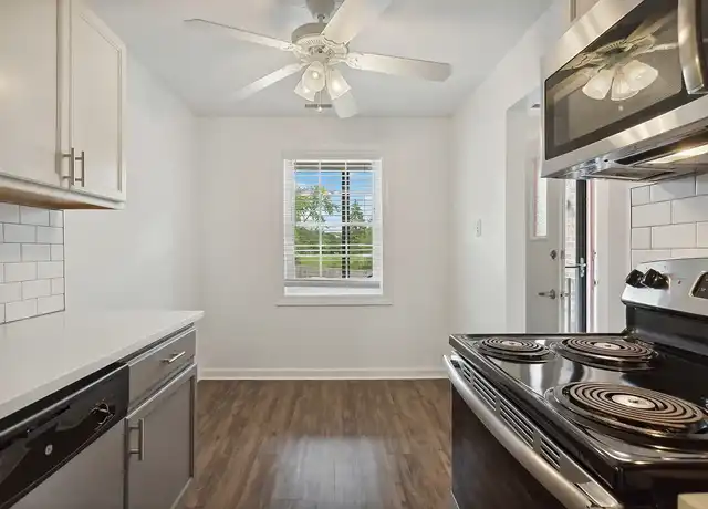 Property at The Hinsdale - 301 W 59th St, Hinsdale, IL, 60521, 1-3 bed, 1-1.5 bath, [object Object]