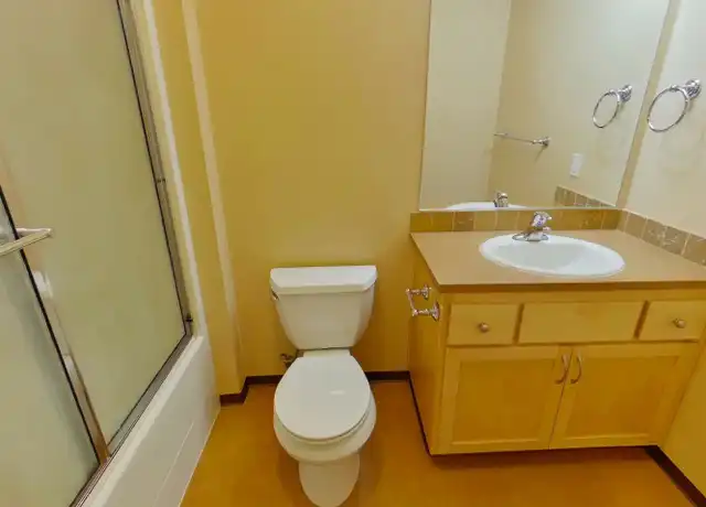Property at 362 E 12th Ave Unit 402, Eugene, OR, 97401, 3 beds, 2 baths, [object Object]