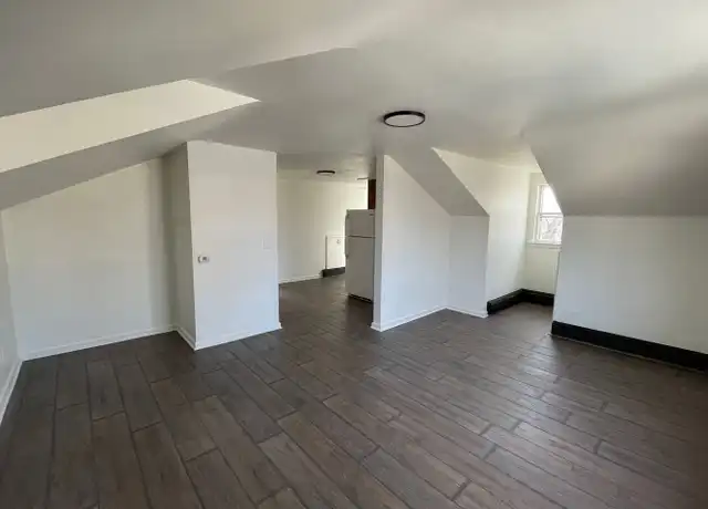 Property at 1120 23rd St unit Unit E, Des Moines, IA, 50311, 1 bed, 1 bath, [object Object]