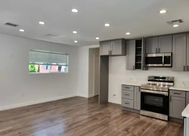 Property at 244 N Frederic St, Burbank, CA, 91505, 1 bed, 1 bath, [object Object]