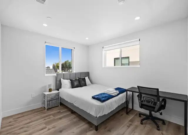 Property at 2013 Raymond Ave, Los Angeles, CA, 90007, 1 bed, 1 bath, [object Object]
