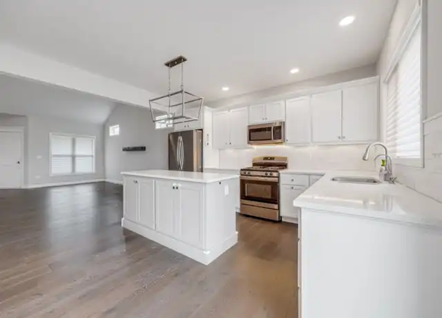 Property at 3209 Palmer Dr, Champaign, IL, 61822, 4 beds, 4 baths, [object Object]