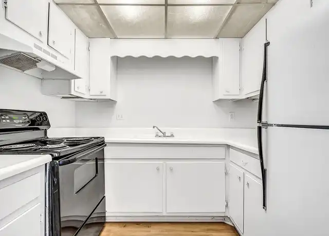 Property at Top of the Cliff - 3400 Cliff Rd S, Birmingham, AL, 35205, 1 bed, 1 bath, Contact for Price