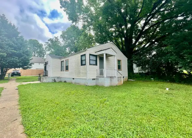 Property at 2320 Rozzelles Ferry Rd, Charlotte, NC, 28208, 5 beds, 2 baths, [object Object]