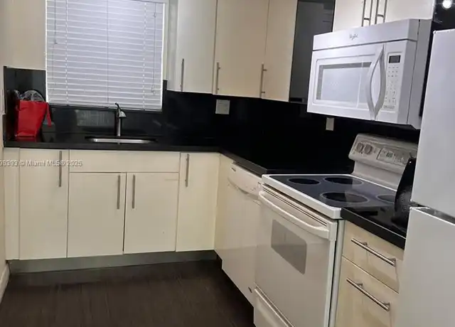 Property at 30 NW 87th Ave Unit C225, Miami, FL, 33172, 1 bed, 1.5 baths, [object Object]