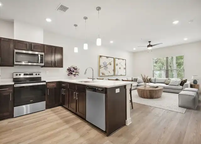 Property at Hammond Station Apartments - 1400 SW Railroad Ave, Hammond, LA, 70403, 2 beds, 2 baths, [object Object]