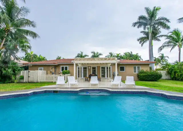 Property at 714 Harrison St, Hollywood, FL, 33019, 5 beds, 3 baths, [object Object]