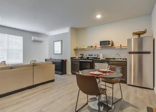 Property at 518 Madison St Unit 212, Clarksville, TN, 37040, 1 bed, 1 bath, [object Object]