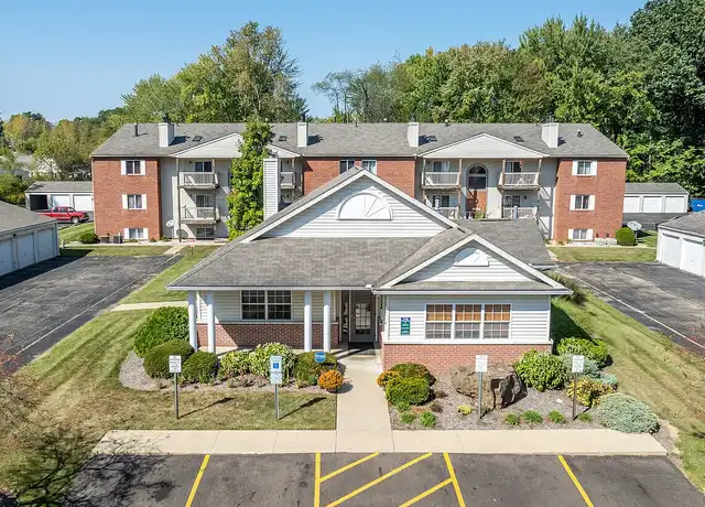 Property at AIY Massillon/Canton - Grandeur Apartments - 2100 Tennyson Ave NE, Massillon, OH, 44646, 1-2 bed, 1 bath, [object Object]