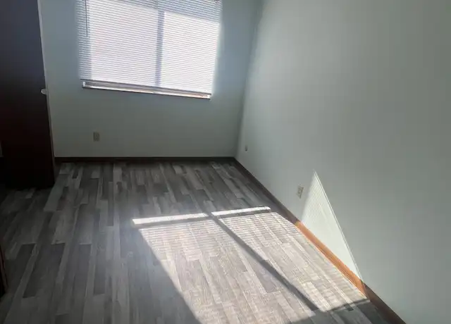 Property at 3070 4th St, Moline, IL, 61265, 2 beds, 1 bath, [object Object]