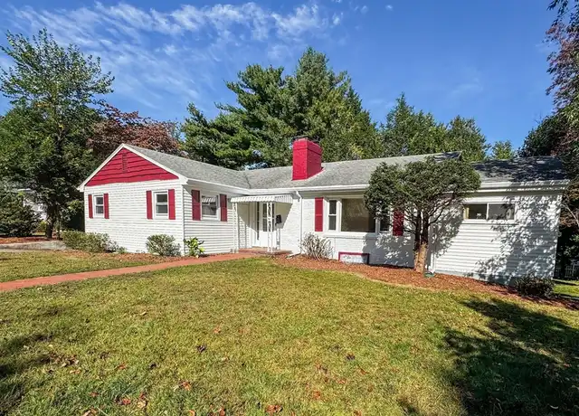 Property at 92 Woodcliff Rd, Chestnut Hill, MA, 02467, 3 beds, 2.5 baths, [object Object]