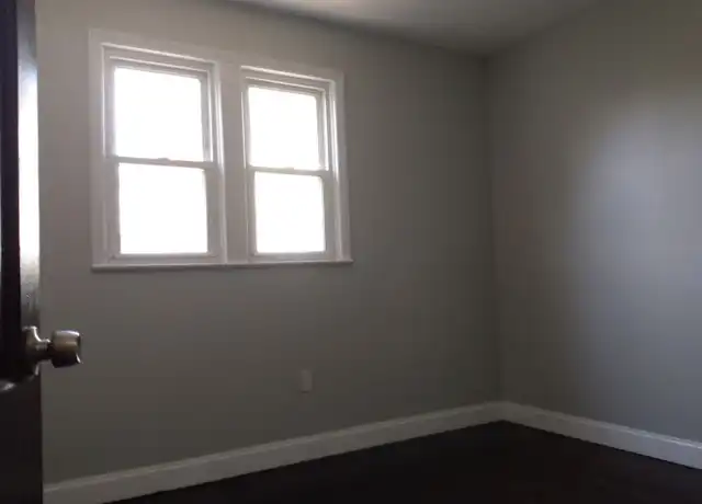 Property at 45 S Pine Ave Fl 2, Albany, NY, 12208, 4 beds, 1 bath, [object Object]