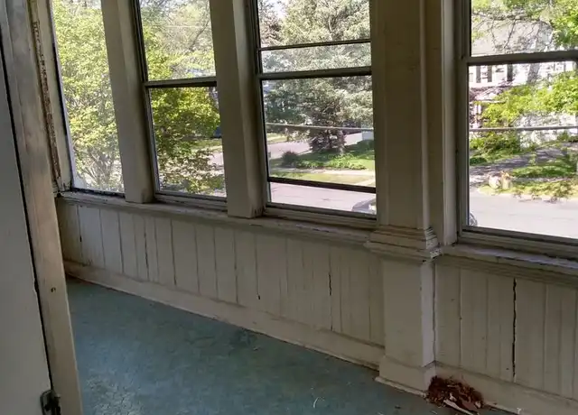 Property at 45 S Pine Ave Fl 2, Albany, NY, 12208, 4 beds, 1 bath, [object Object]