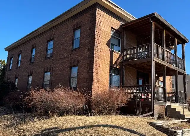 Property at 822 W 35th St Unit 04, Minneapolis, MN, 55408, 3 beds, 1 bath, [object Object]