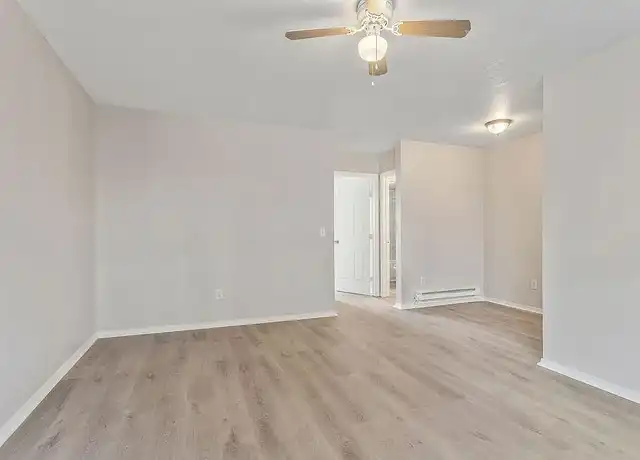 Property at Lamplight Apartments - 5811 NW 34th St, Oklahoma City, OK, 73122, 1 bed, 1 bath, [object Object]