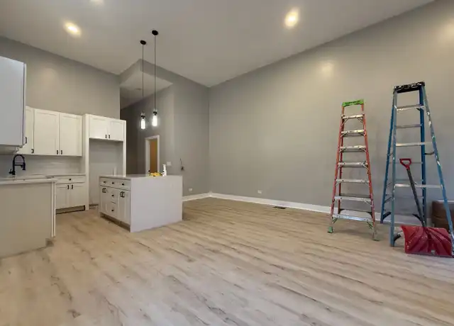 Property at 3235 S Racine Ave Unit 1F, Chicago, IL, 60608, 2 beds, 1 bath, [object Object]