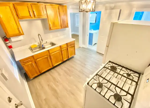 Property at 32 Rose St Unit 2, Burlington, VT, 05401, 1 bed, 1 bath, [object Object]
