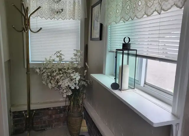 Property at 2 Thistle Rd Unit 2, Saugus, MA, 01906, 2 beds, 1 bath, [object Object]