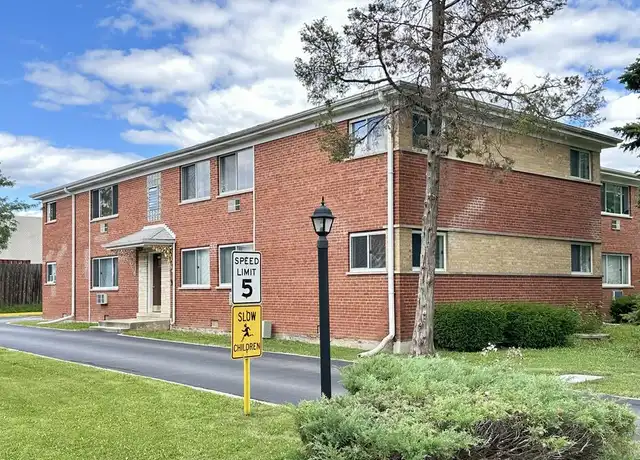 Property at 1311 Carol St Unit A2, Park Ridge, IL, 60068, 2 beds, 1 bath, [object Object]