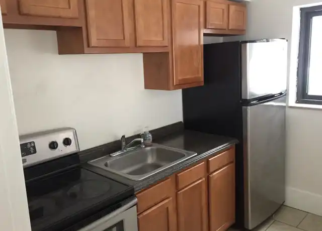 Property at 1919 Ottawa Dr, Toledo, OH, 43606, 2 beds, 1 bath, [object Object]