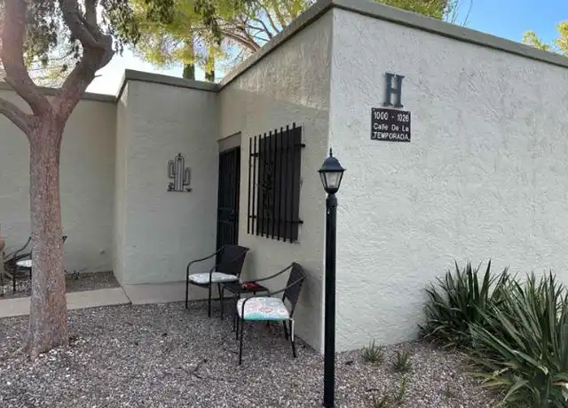 Property at 1010 W Calle de La Plz, Sahuarita, AZ, 85629, 2 beds, 2 baths, [object Object]