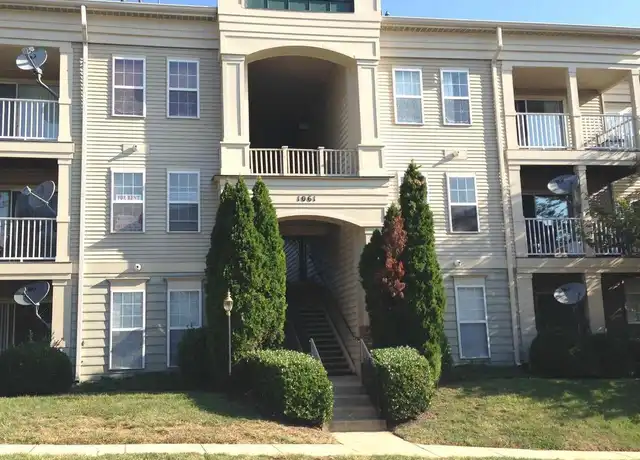 Property at 1061 Gardenview Loop Unit 104, Woodbridge, VA, 22191, 2 beds, 2 baths, [object Object]