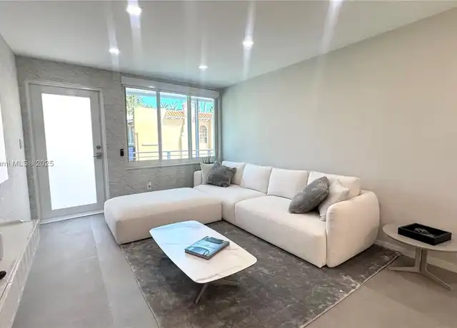 Property at 405 N Hibiscus Dr #203, Miami Beach, FL, 33139, 1 bed, 1 bath, [object Object]