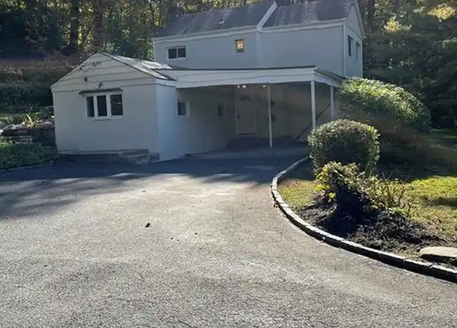 Property at 86 Pocahontas Rd Unit 84, Redding, CT, 06896, 3 beds, 2 baths, [object Object]