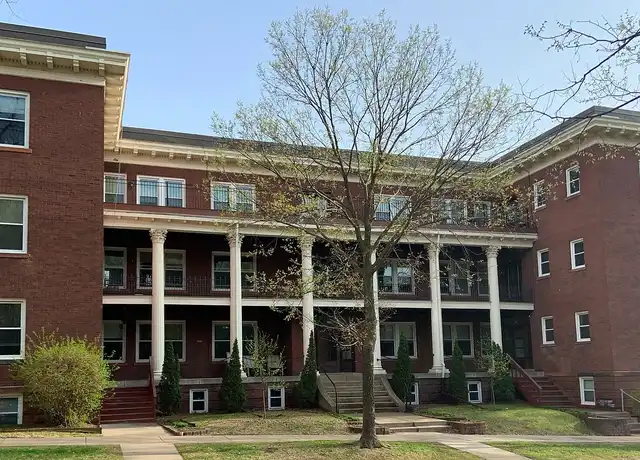 Property at 1117 W Franklin Ave, Minneapolis, MN, 55405, 1 bed, 1 bath, [object Object]