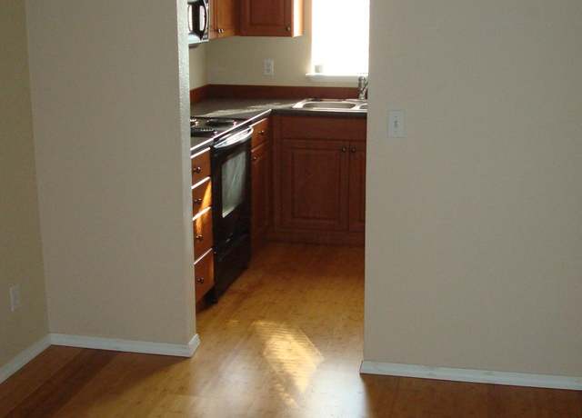 Photo of 19230 Forest Park Dr NE Unit E118, Lake Forest Park, WA 98155