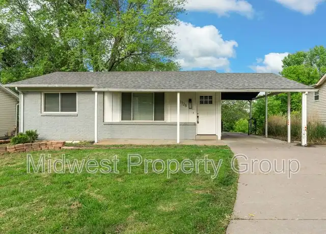 Property at 1128 Saratoga Dr, Saint Charles, MO, 63303, 3 beds, 2 baths, [object Object]